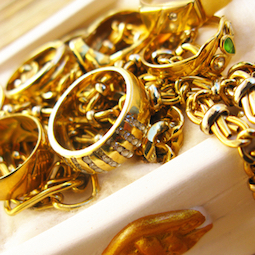 Tempat Terbaik Menjual Emas